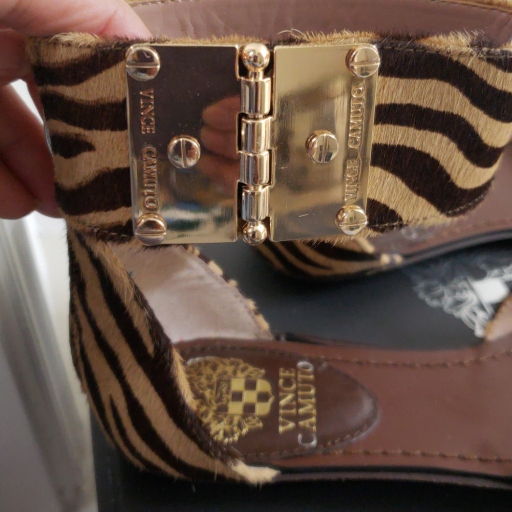 Shoes - Picture 2 of 6